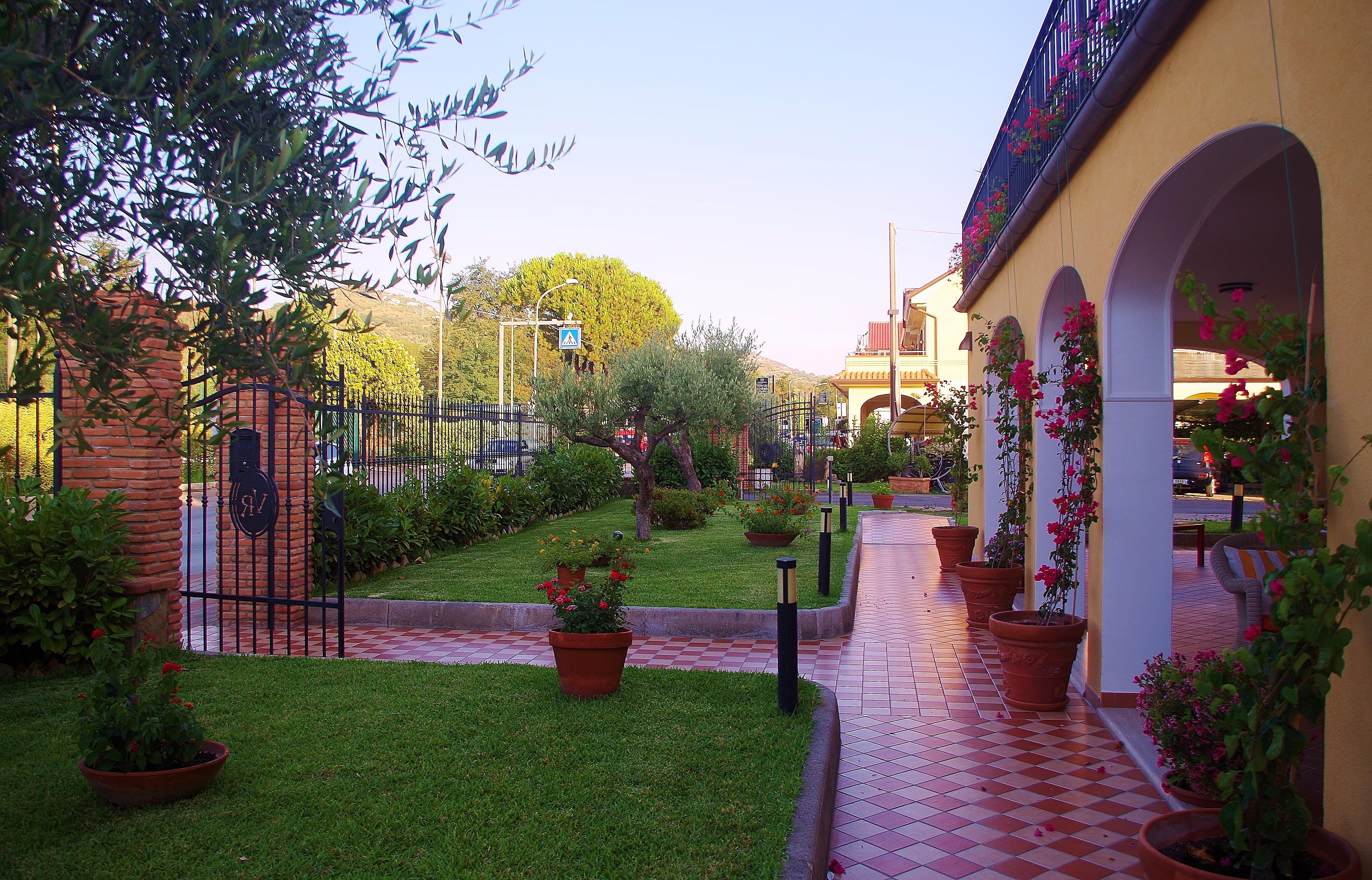 Victoria Hotel 3*